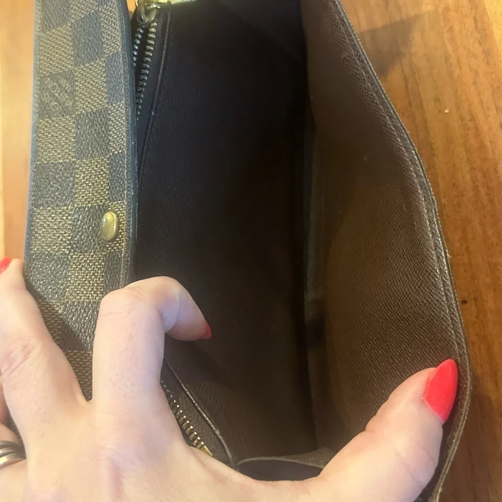 Authentic Louis Vuitton Damier Sarah Wallet